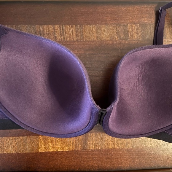 Victoria's Secret Bra with Underwire Support ..size 34DDD - Picture 2 of 4